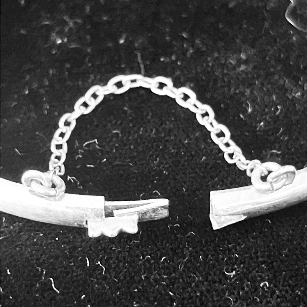 Elegant Sterling Silver Bangle Bracelet Secure Clasp - Picture 5 of 6